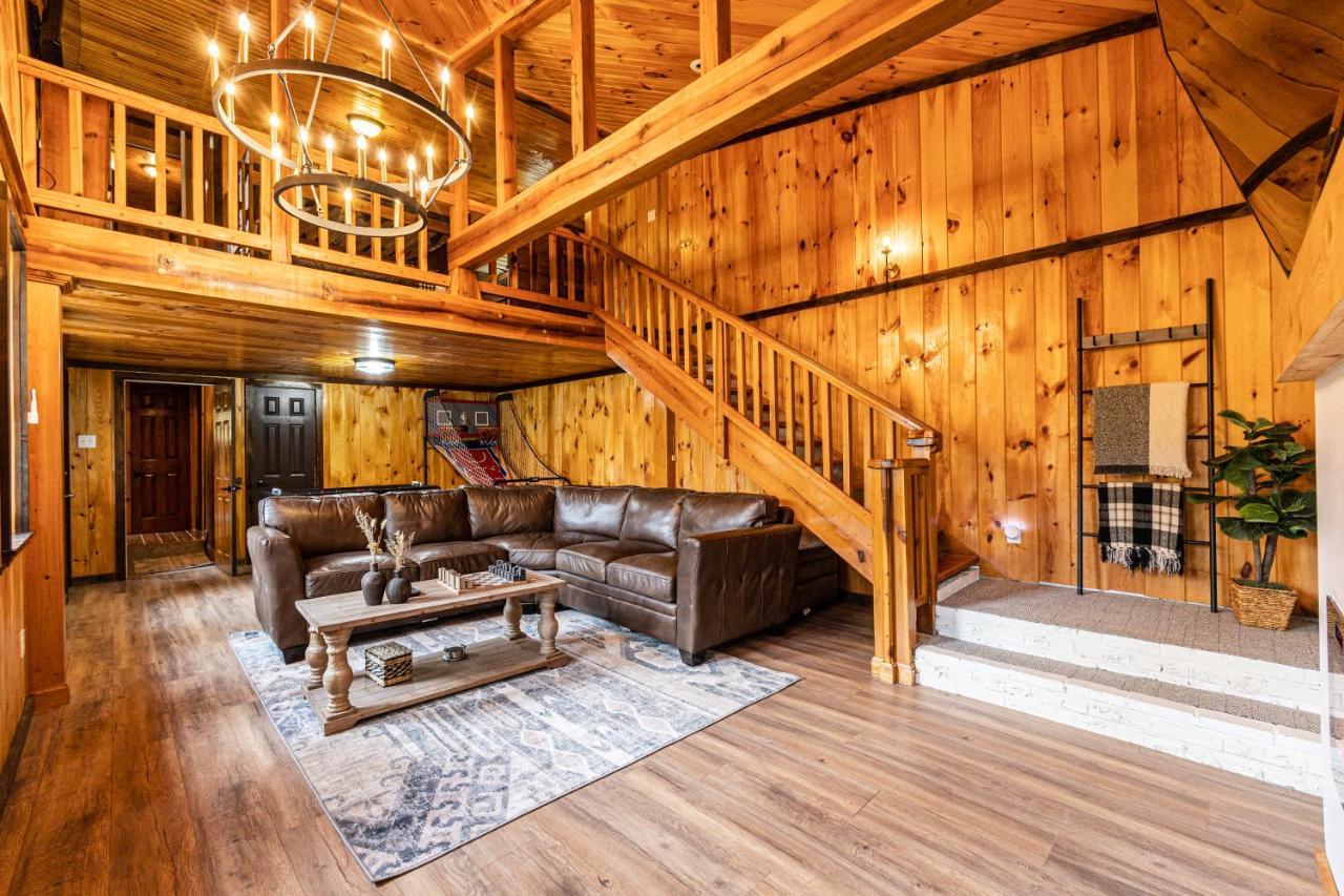 Fun Cabin With Hot Tub, Pool Table & Fire Pit - Big Blue Bryson City Exterior foto